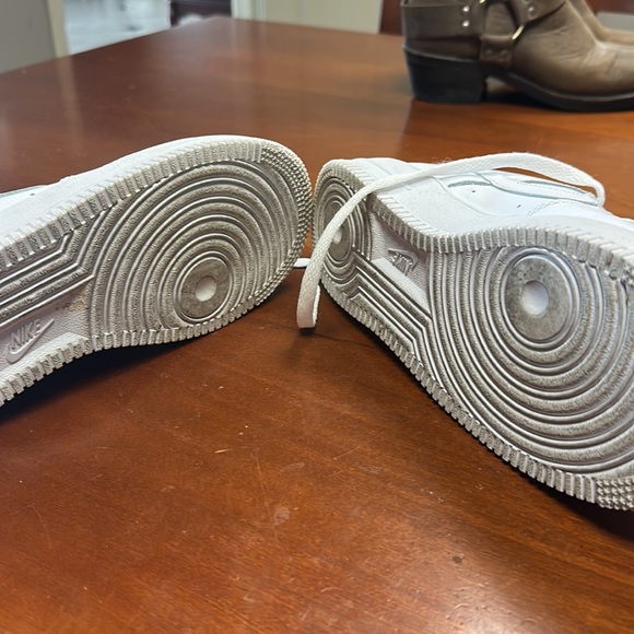 Nike Air Force ones. Girls Youth 6. Like New - Picture 6 of 6